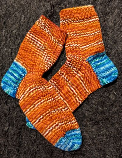 Skyppy Stripes by Annette Schleicher aus der 6fach Sockenwolle 