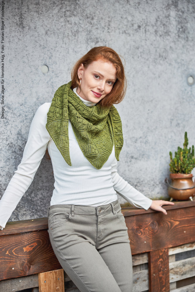 Tuch Rosenblätter  | Wollpaket mit Merino Silk Socks Stretch, 4-fach  | Stricken | Veronika Hug, Woolly Hugs, Christophorus Verlag