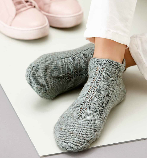 Sneakersocken stricken - Heiße Socken für heiße Tage Sneakersocken stricken - Heiße Socken für heiße Tage