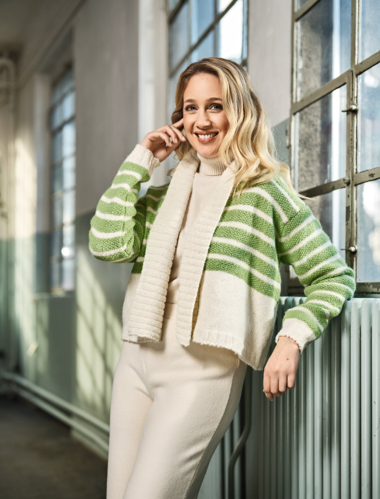 Cardigan mit Streifen  | Wollpaket mit Alpaka deluxe  | Stricken | Pro Lana Cardigan mit Streifen  | Wollpaket mit Alpaka deluxe  | Stricken | Pro Lana