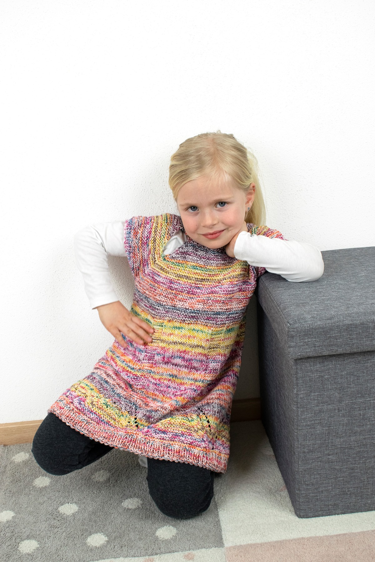 Kleid mit Ajourborte | Anleitungsheft | Wolle Orata Design Color Linie 514  | Stricken | ONline