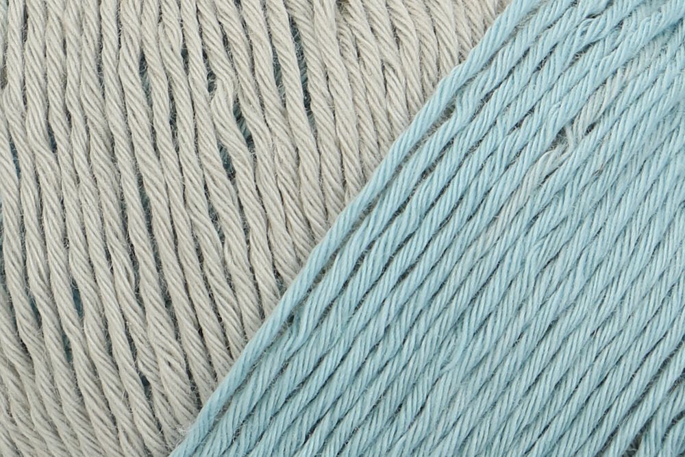 07700 beach | 7,75 €
