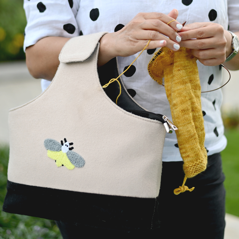 Handgelenktasche Bumblebee Collection (Embroidered Felt)