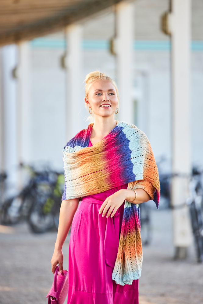 Schultertuch mit verschiedenen Musterstreifen | Anleitungsheft | Wolle 1-2-3 Ideen | Stricken | Regina Bühler, Pro Lana, Christophorus Verlag Schultertuch mit verschiedenen Musterstreifen | Anleitungsheft | Wolle 1-2-3 Ideen | Stricken | Regina Bühler, Pro Lana, Christophorus Verlag