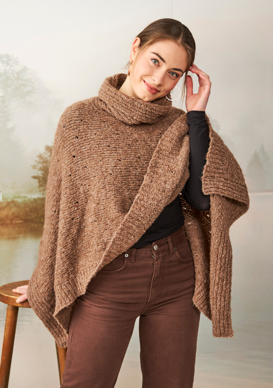 Poncho mit kleinem Lochmuster in braun-meliert | Anleitungsheft | Wolle Alpaka Wool  | Stricken | Pro Lana