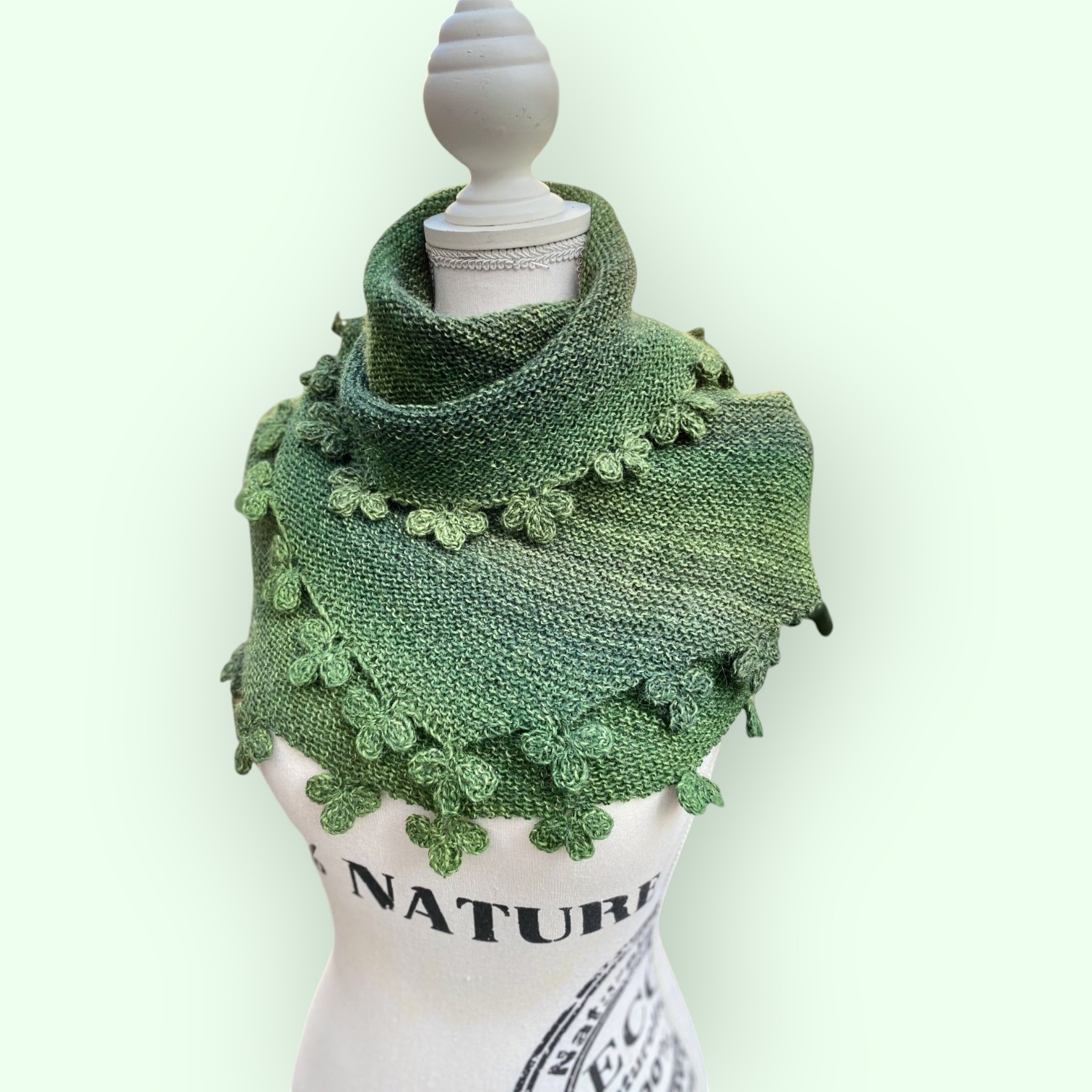 Tuch St Patrick | Einzelanleitung | Wolle Bazar Linie 460  | Stricken | Sylvie Rasch