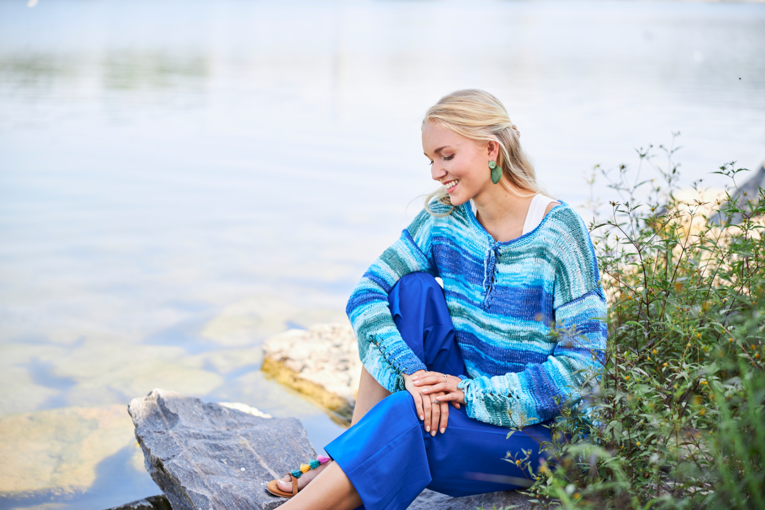 Pulli mit Schlitzen | Anleitungsheft + Wolle Soul Surf | Stricken