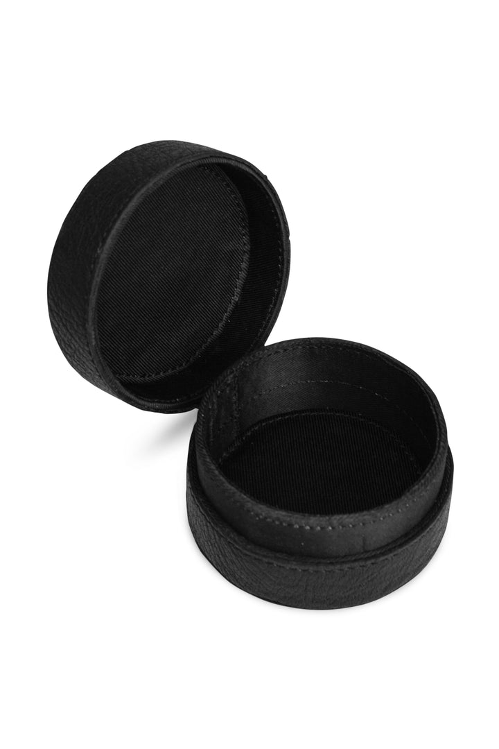 emeli - lederbox für nadeln, fingerhüte, perlen und mehr, handgefertigt aus Echtleder von muud black