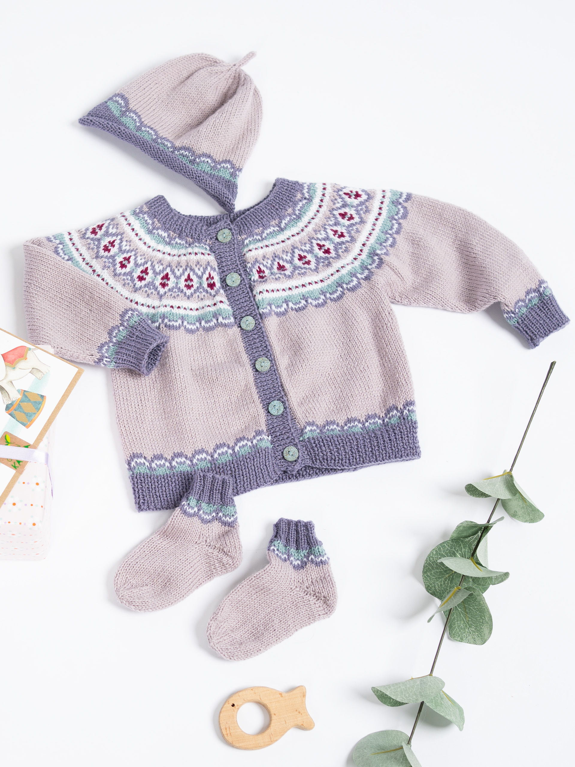 Jäckchen mit Jacquardmusterbordüre | Einzelanleitung | Wolle Baby Merino soft  | Stricken | Pro Lana