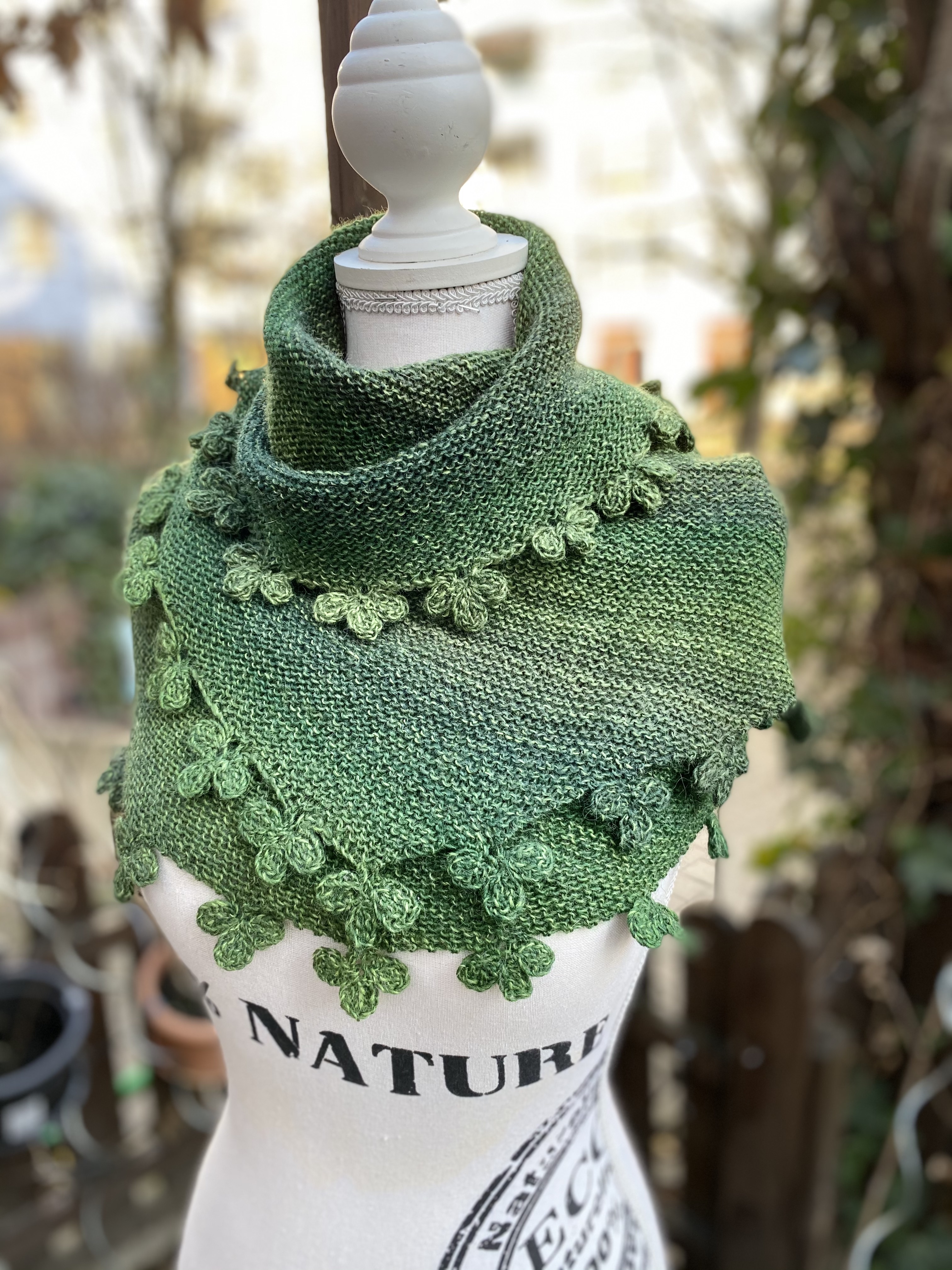Tuch St Patrick | Einzelanleitung | Wolle Bazar Linie 460  | Stricken | Sylvie Rasch