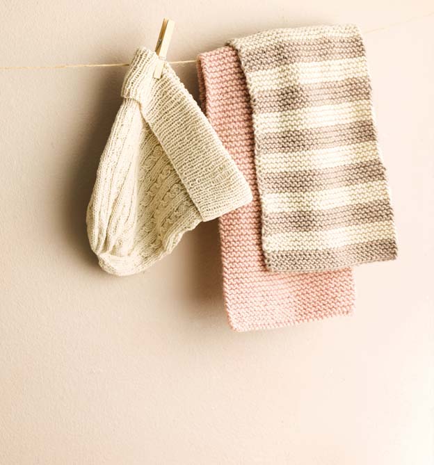 Kindersachen stricken ohne Schnickschnack - Mit 5 Labels aus veganem Leder Kindersachen stricken ohne Schnickschnack - Mit 5 Labels aus veganem Leder