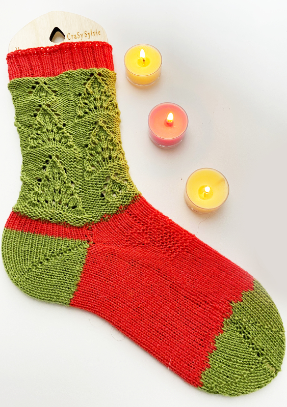 Advents-Socke - das singende, klingende Bäumchen | Einzelanleitung | Wolle Street Linie 12  | Stricken | Sylvie Rasch