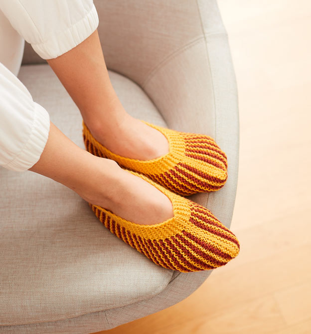 Kuschelige Sofasocken stricken mit Woolly Hugs