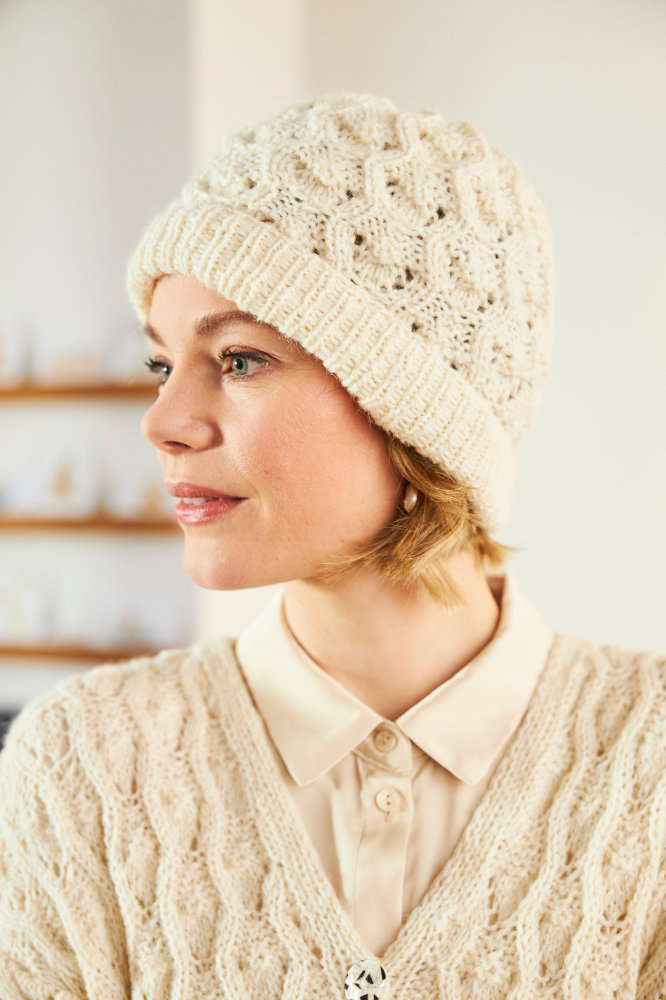 Mütze mit Ajourmuster | Anleitungsheft | Wolle Alpaka deluxe  | Stricken | Pro Lana, Christophorus Verlag