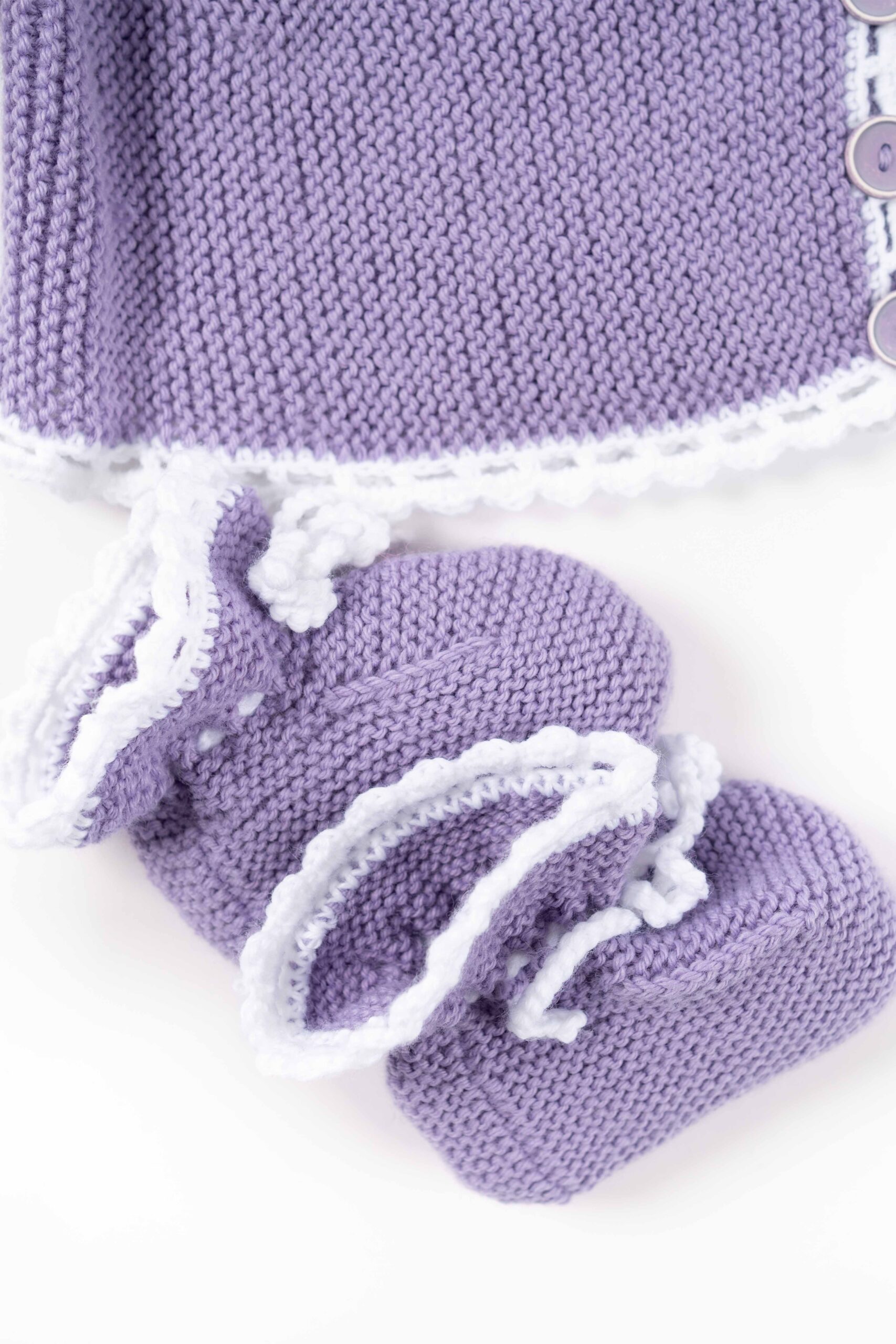 Schühchen mit Häkelblende | Einzelanleitung | Wolle Baby Micro  | Stricken | Pro Lana