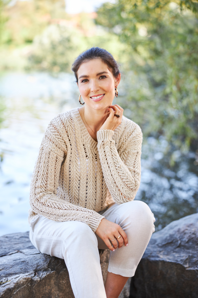 Pulli mit Zopfmusterkombinationen | Anleitungsheft + Wolle Natural Logic | Stricken