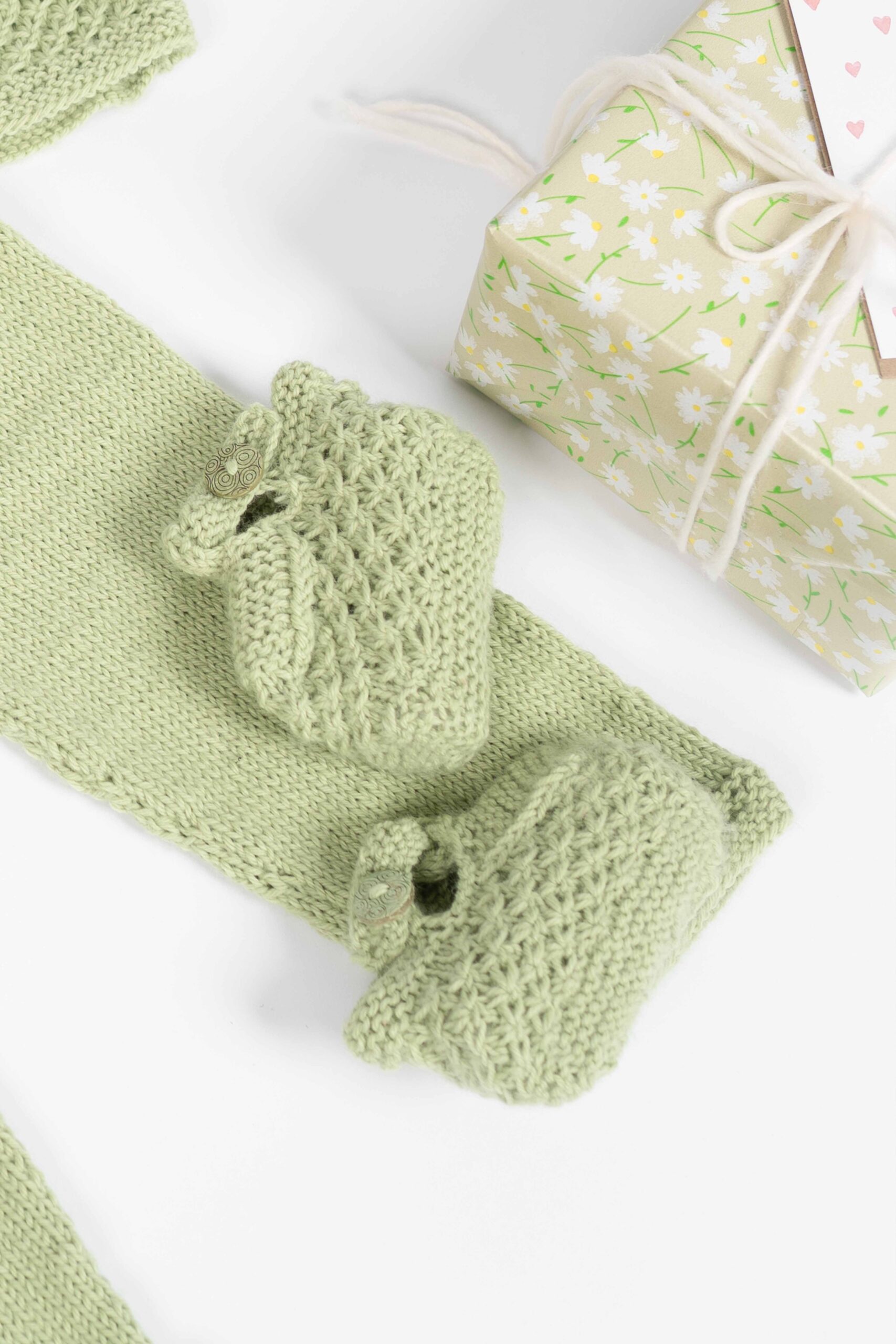 Schühchen im Sternchenmuster | Einzelanleitung | Wolle Baby Micro  | Stricken | Pro Lana