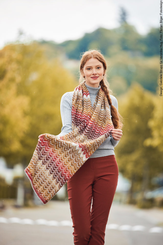 Tuch asymmetrisch | Einzelanleitung | Wolle Paint Socks  | Stricken | Veronika Hug, Woolly Hugs, Silvia Jäger