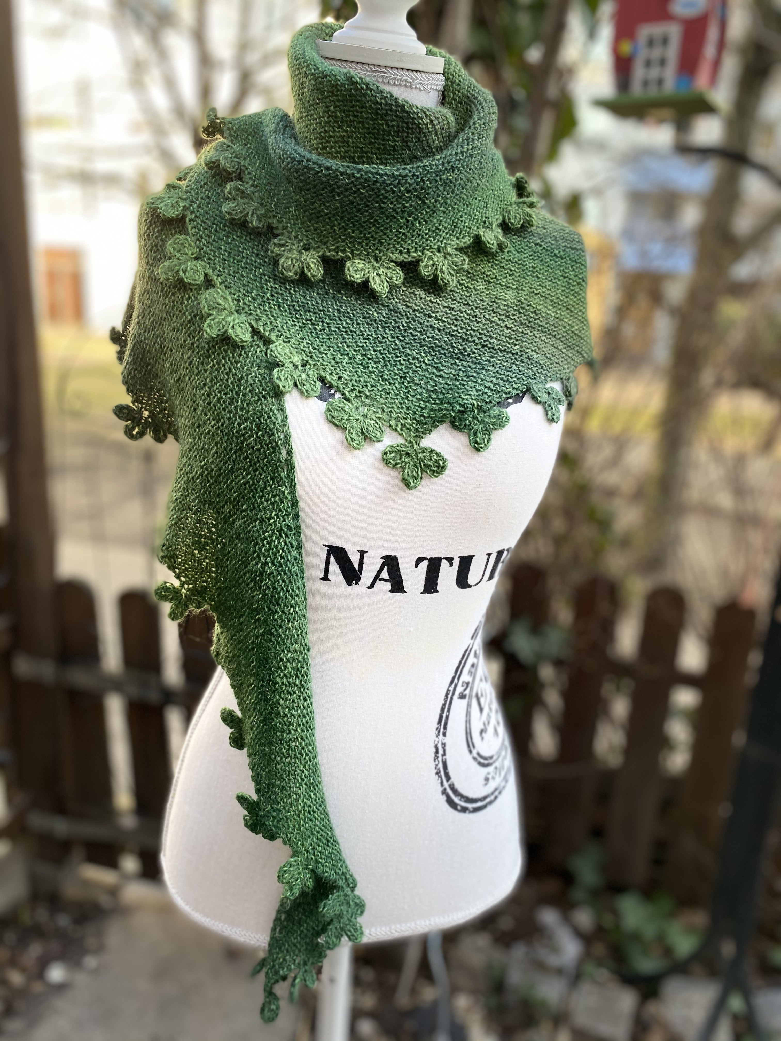 Tuch St Patrick | Einzelanleitung | Wolle Bazar Linie 460  | Stricken | Sylvie Rasch