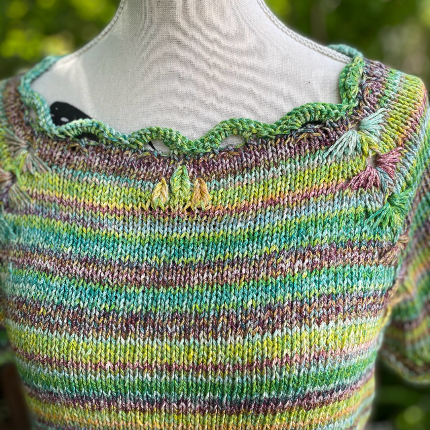 Shirt Blumenliebe | Einzelanleitung | Wolle Cavacalla Linie 457  | Stricken | Sylvie Rasch