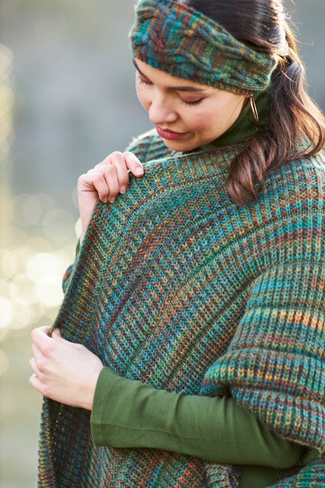 Poncho-Weste mit Halbpatent-Streifen | Anleitungsheft | Wolle Laos Kettgarn  | Stricken | Pro Lana, Christophorus Verlag