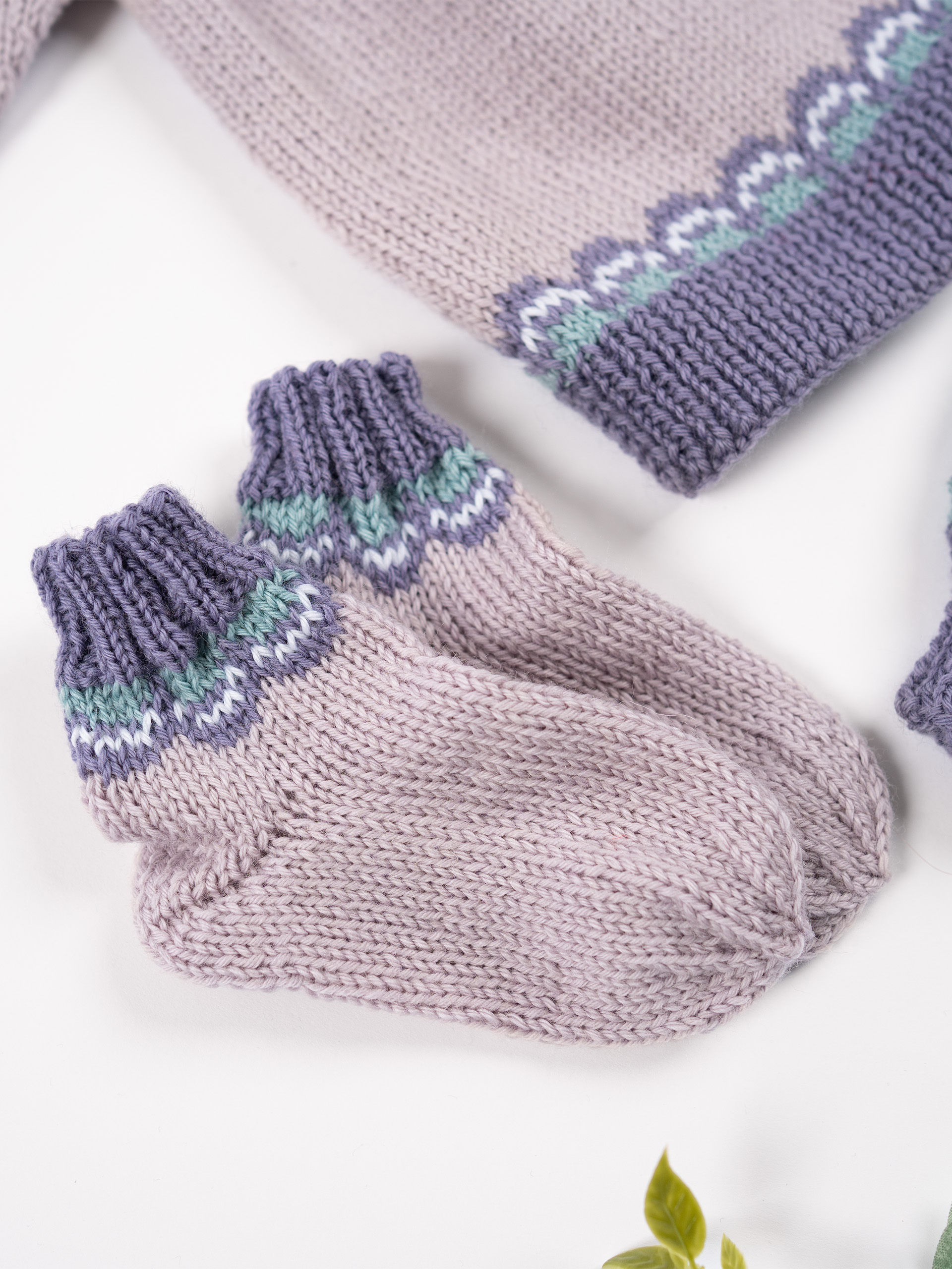 Söckchen mit Jacquardmusterbordüre | Einzelanleitung | Wolle Baby Merino soft  | Stricken | Pro Lana