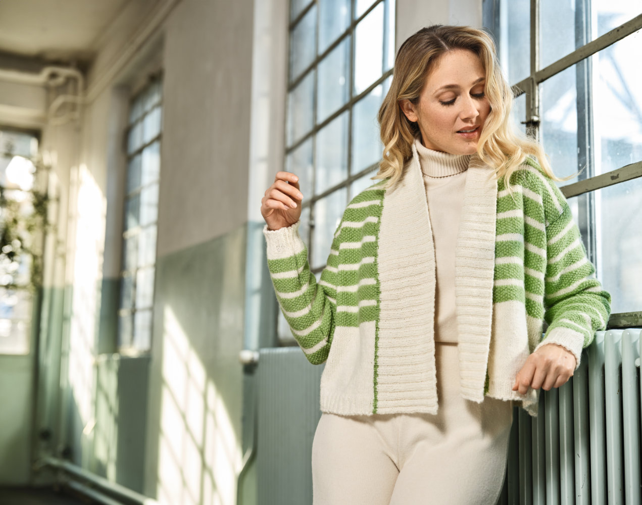 Cardigan mit Streifen | Anleitungsheft | Wolle Alpaka deluxe  | Stricken | Pro Lana Cardigan mit Streifen | Anleitungsheft | Wolle Alpaka deluxe  | Stricken | Pro Lana