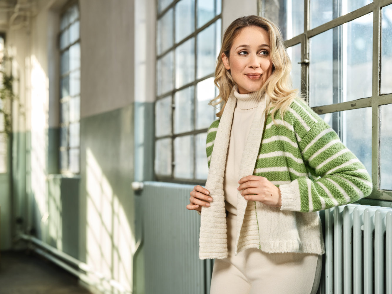 Cardigan mit Streifen  | Wollpaket mit Alpaka deluxe  | Stricken | Pro Lana Cardigan mit Streifen  | Wollpaket mit Alpaka deluxe  | Stricken | Pro Lana