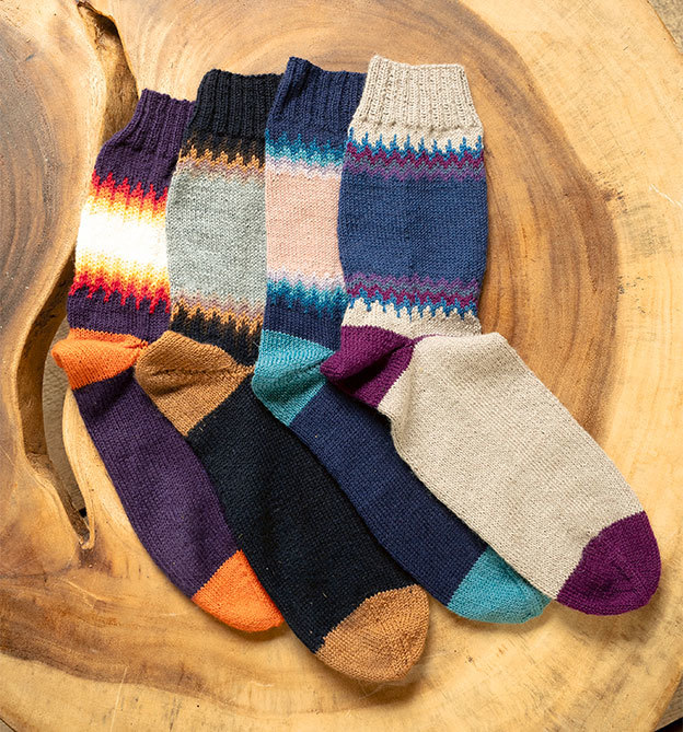 Lässig Socken stricken - Einzigartige Sockendesigns in den Größen 24-47- Empfohlen von DMAX Lässig Socken stricken - Einzigartige Sockendesigns in den Größen 24-47- Empfohlen von DMAX