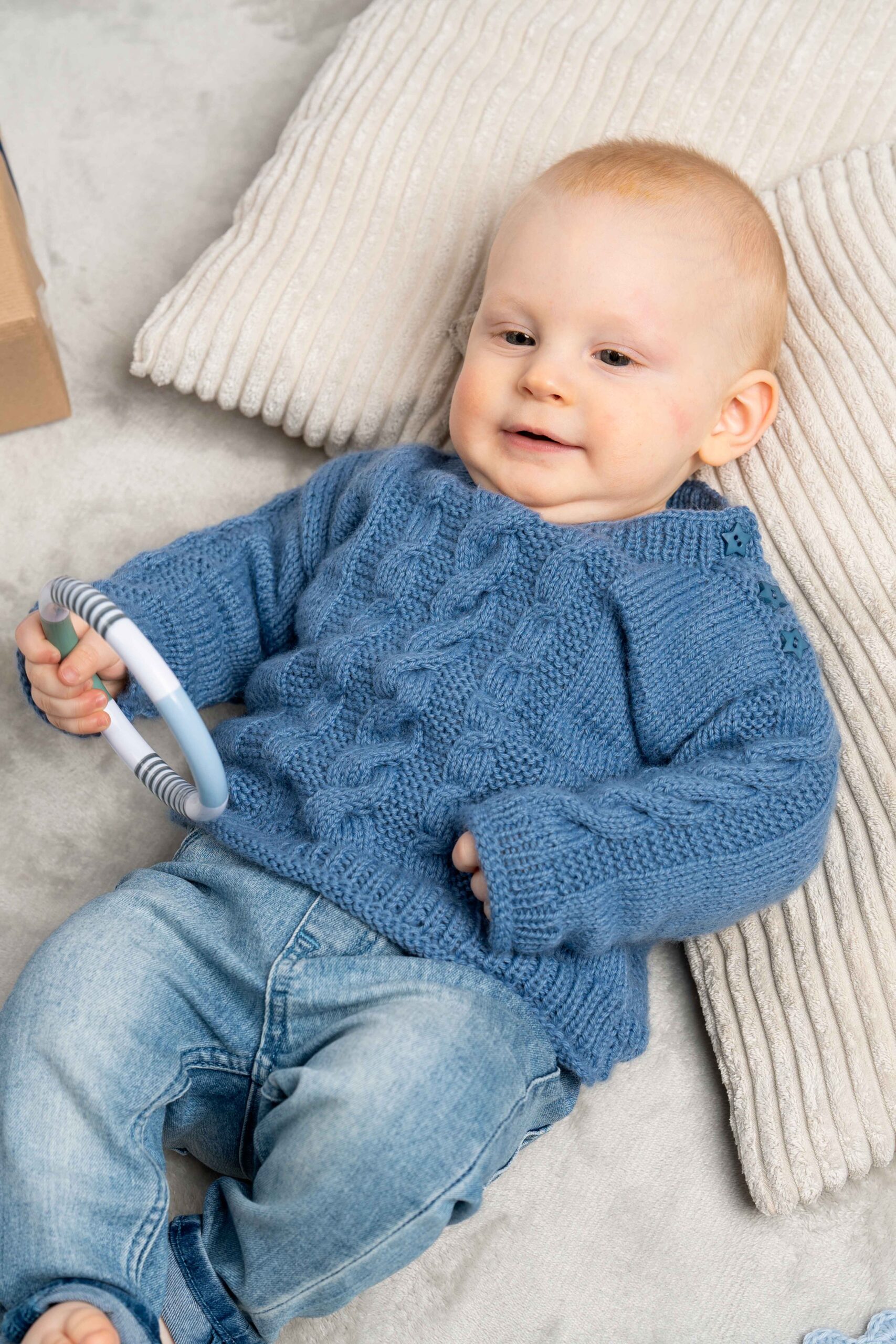 Pullover mit Zopfmuster | Einzelanleitung | Wolle Baby Micro  | Stricken | Pro Lana