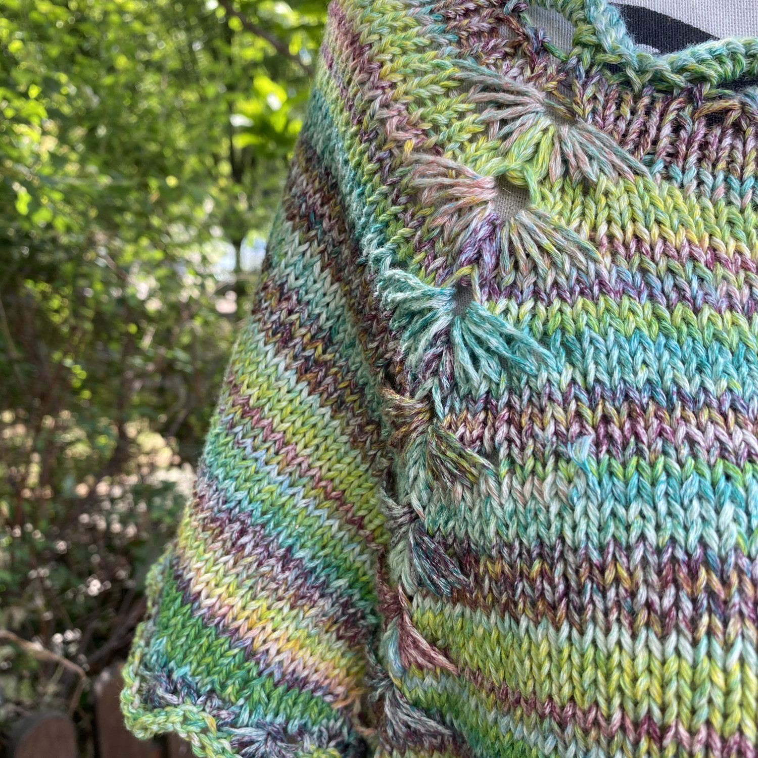 Shirt Blumenliebe | Einzelanleitung | Wolle Cavacalla Linie 457  | Stricken | Sylvie Rasch