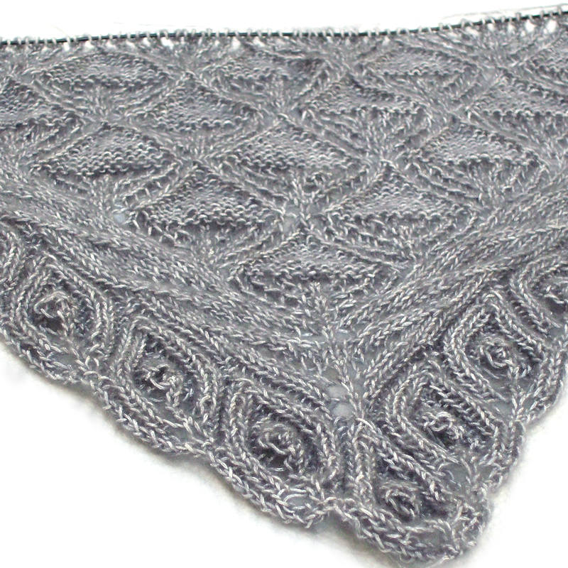 Dreiecktuch Dornröschen ehemals Autumnfield | Anleitung als PDF | Stricken | Sylvie Rasch