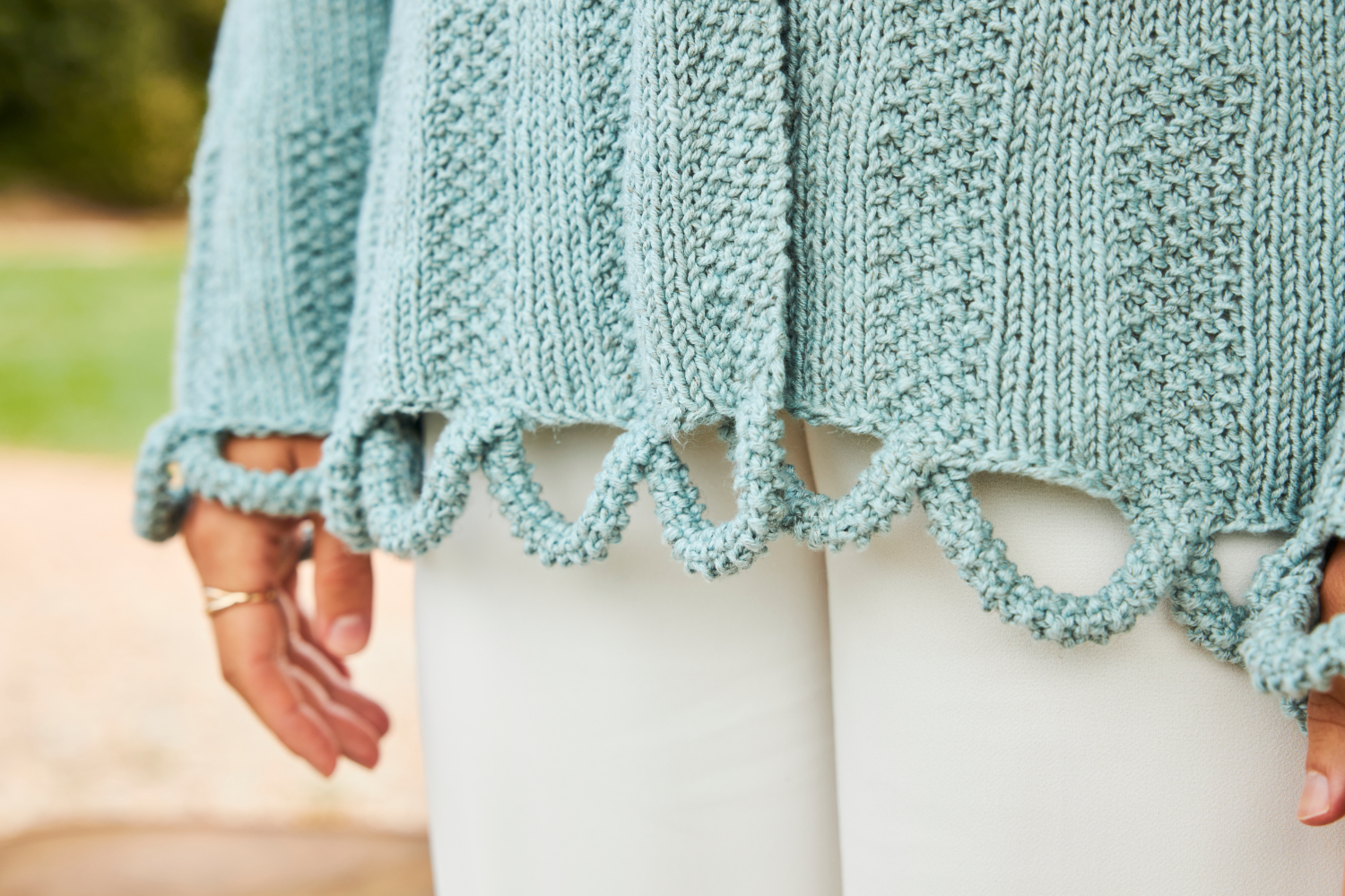 Jacke mit Perlmuster-Strickschnüren | Anleitungsheft | Wolle Chello  | Stricken | Regina Bühler, Pro Lana